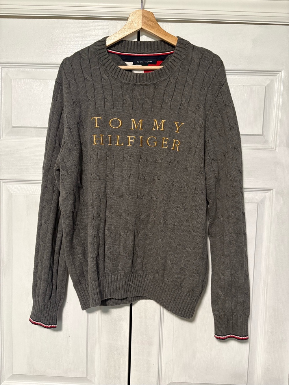 Tommy Hilfiger Grey Embroidered Gold Spellout Cable Knit Sweater L